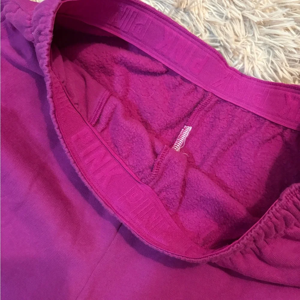 VS Pink Lounge Set - Picture 4 of 5